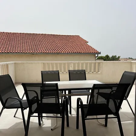 Paradiso Apartment *