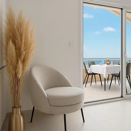 Paradiso Apartment *