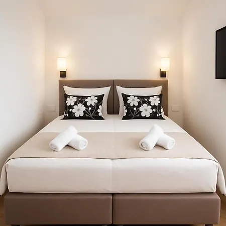 Paradiso Apartment *
